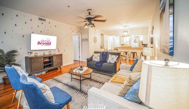 Meet Me at the Lake - Gated Staycation Hideaway