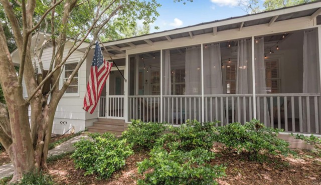 “Meet Me in Fairhope”-Walk to bay and beach in the heart of Fairhope!