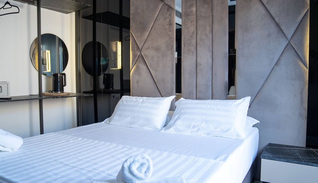 MEFOLINKEL SUITS HOTEL