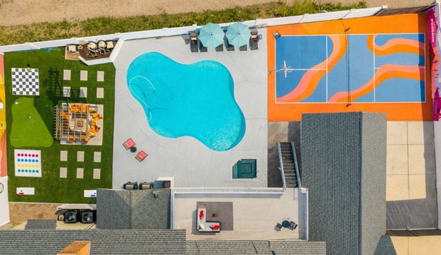 Mega Mesa Retreat: Heated Pool, Spa & Pickle Ball