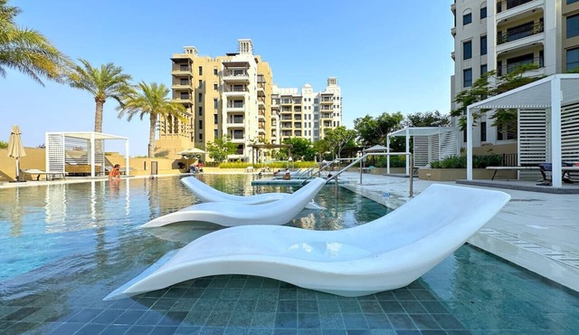 MegaLuxury Flat Resort w/Direct Burj Al Arab View