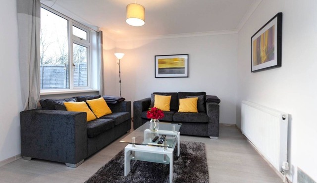 ⭐MegaShelley | Nearby Uni | 3BD | Wifi | Parking⭐