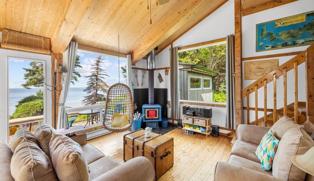 Megvy: Oceanfront PEI Beach House with Gazebo, Deck & Private Beach Access