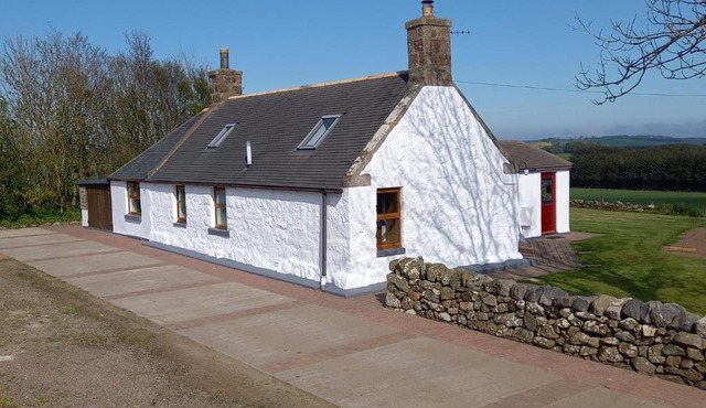 Meikle Aucheoch Holiday Cottage, plus Hot Tub, Near Maud, in the heart of Aberdeenshire