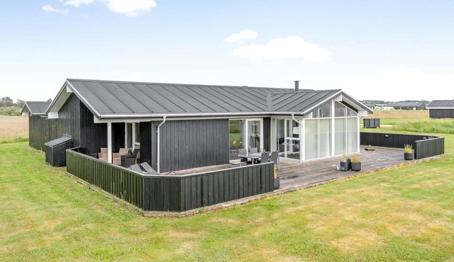 "Meino" - 1.4km from the sea by Interhome