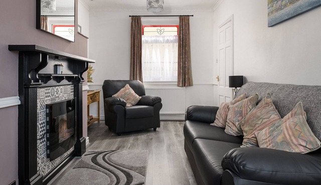 Meirion Cottage - Two Bedroom Cottage, Sleeps 4