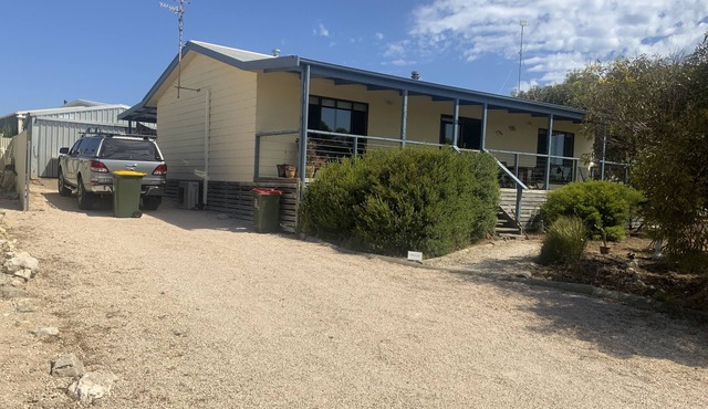 Melaleuca Retreat Marion Bay at the edge of Innes.