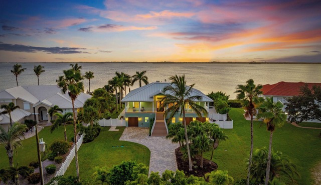 Melbourne Beach/Ocean Views, Pool & Boat Dock