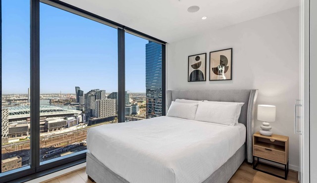 Melbourne CBD 2Bed with Gym, Sauna & Pool Access