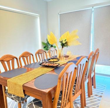 Melbourne holiday house for 15 peoples in Sanctuary Lake