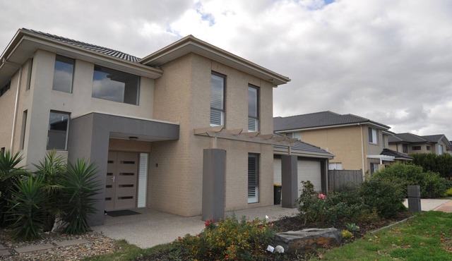 Melbourne Luxury Lakeside Resort 5 BRM