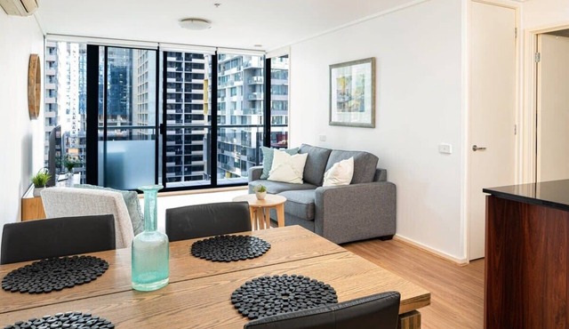 Melbourne Near Southern Cross Station Pool & Gym