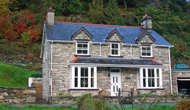 Melin Pandy - Four Bedroom House, Sleeps 10