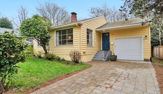 Mellow Yellow | UW & Children's | Backyard Patio!