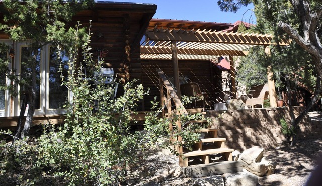 Mema's Cozy Cabin in the Sandia Mountains