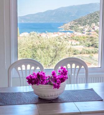 Mema's Home -2 bedrooms- with stunning sea view