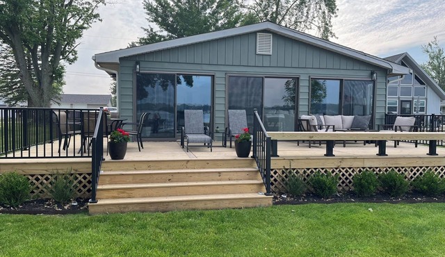 Memorable Vacation Awaits on Big Chapman Lake! Sleeps 8! Optional Pontoon!