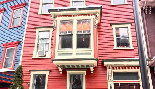 Memorial Day Adventure-Downtown Jim Thorpe 3 Family/5 BR + Parking+Dog Friendly
