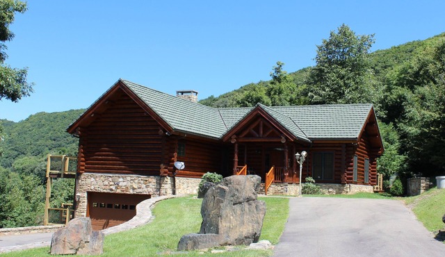 MEMORIAL DAY AVAIL Picture Perfect - Luxurious 5BR/3BA w/Long Range Views