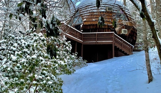 MEMORIAL DAY AVAIL Unforgettable - Geodesic Dome w/Hot Tub, & Private!