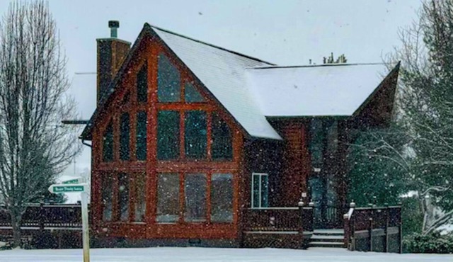 MEMORIAL DAY AVAIL Piney Creek Retreat - 4BR/3BA Near Sparta W/Seasonal Pool