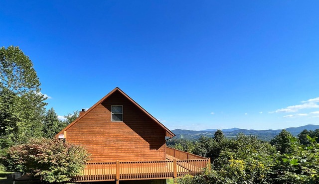 MEMORIAL DAY AVAILABLE! Above It All -Long Range Views Near Grayson Highlands