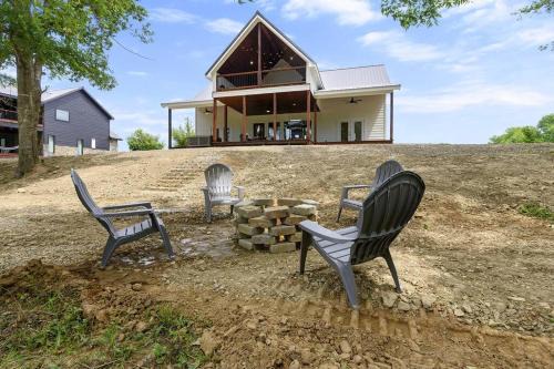 Memorial Day, Waterfront, Pets OK! Hot Tub, Firepit