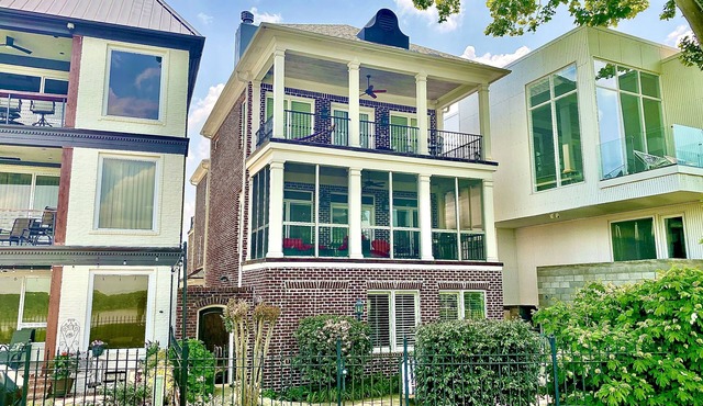 Memphis Dream House - 6 bedrooms - ON THE RIVER - Pool + Elevator + Gym + VIEWS