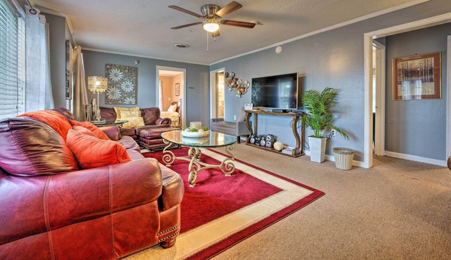 Memphis Home w/ Smoker, ~ 2 Miles to Graceland!