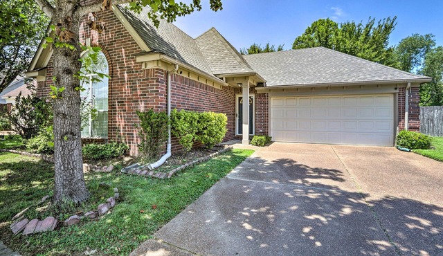 Memphis House w/Yard 25 Minutes to Beale Street!