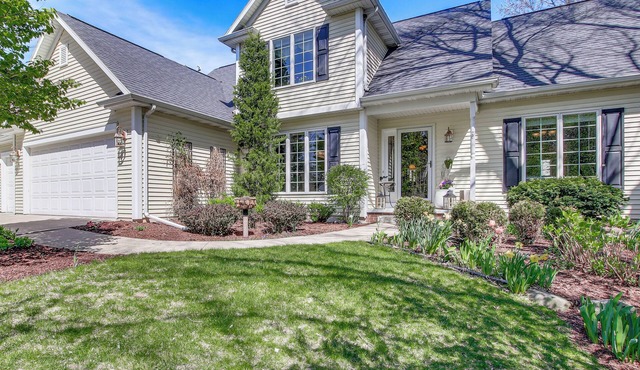 Menasha Home w/Patio - Walking Distance to Lake!