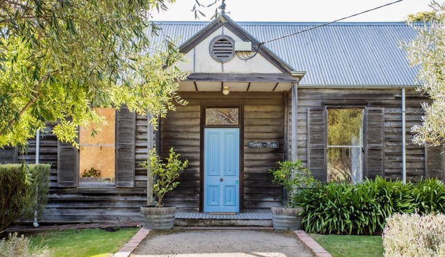 Mendi-Moke - Renovated beach house walking distance to beach, shops and restaurants