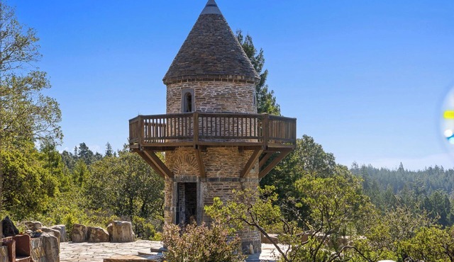 Mendocino Stone Ranch Compound, by Vinifera Homes