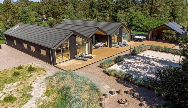 "Menja" - 1.4km from the sea by Interhome