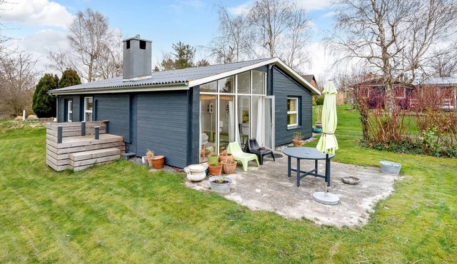 "Menke" - 300m from the sea by Interhome
