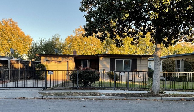 Menlo Park Entire House 3B/1B-2 car parking-W/Dryer