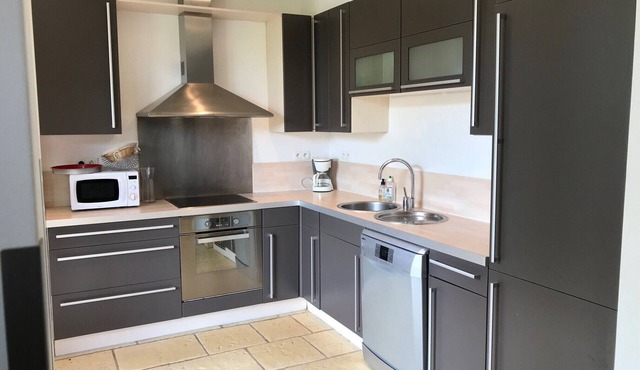 MENTHON-ST-BERNARD, Spacieuse maison, centre du village 10 pers