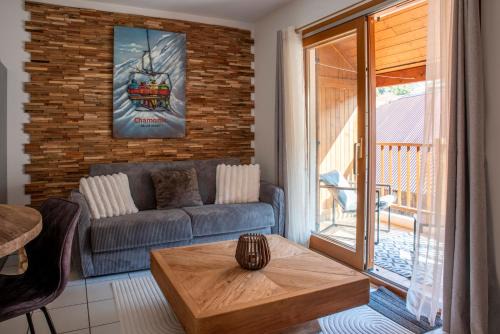 Menthon-saint-Bernard & Lake Annecy - ImmoConciergerie
