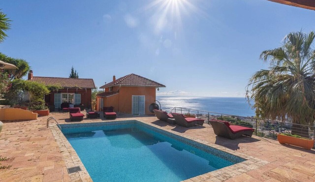 Menton - Villa Piscine Vue mer, Suites privées