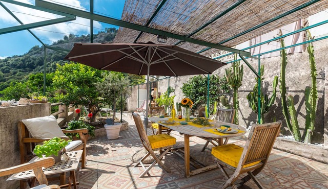 Mentonnaise house with garden near downtown and beaches Rated 3 stars