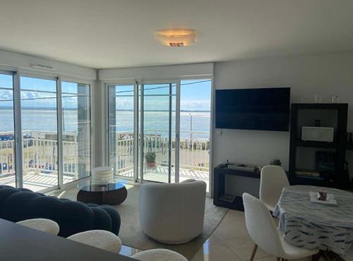 Mer en vue, Appartement bord de mer, wifi, balcon
