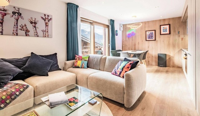 MERANTI - Design apartment with spa and gym