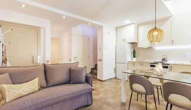 Mercadal Duplex - Holiday Apartment Rental in Girona | Bravissimo