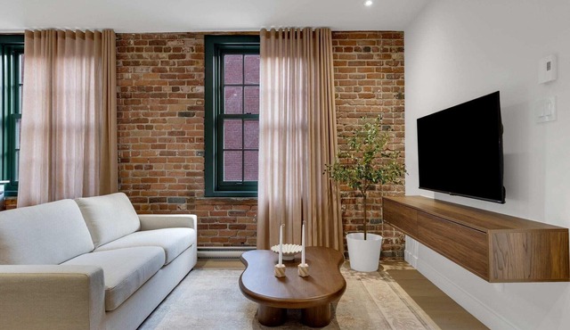 Mercer-1 Bedroom+Sofa Bed-Free parking