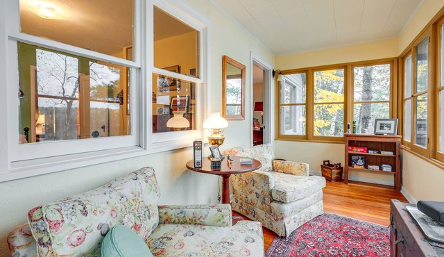 Mercer Cottage on Crystal Lake w/Private Dock!