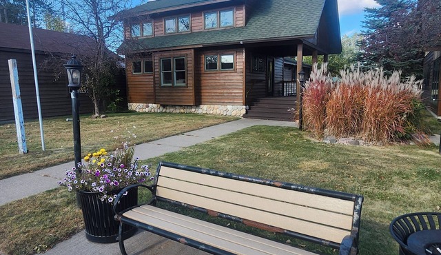 Mercer House on Major Snowmobile and ATV Trail