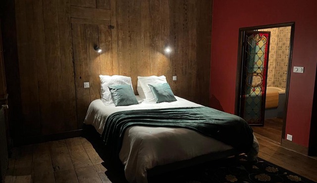 Mercier de Montigny - Les Chambres du Beffroi - SPA et Massage