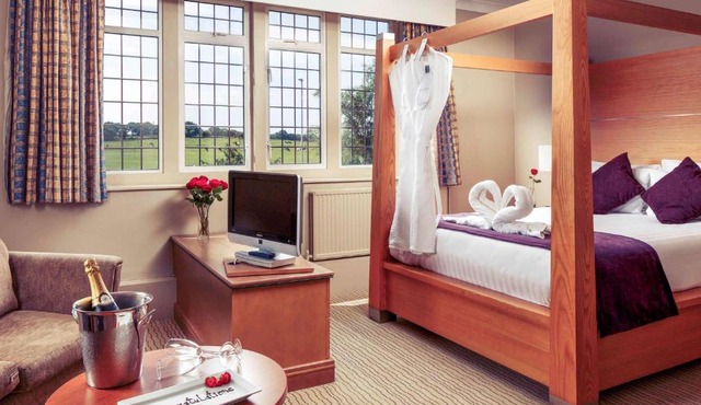 Mercure Leeds Parkway Hotel