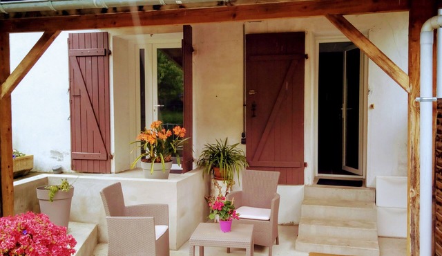 MERCUS - GARRABET in the center of the village APARTMENT 49 m², 2 people.