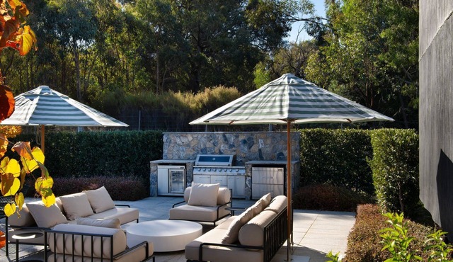 Merinda - Paul Bangay Design Garden Luxury Retreat